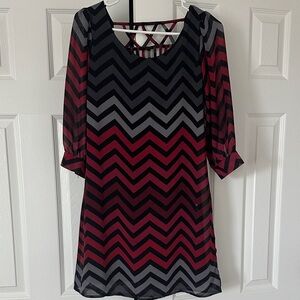 Flattering ❤️🖤🩶Dress